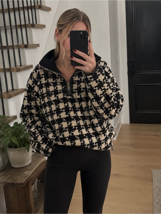 Brunette The Label Sweaters - Brunette The Label Black & Cream Houndstooth Fleece Quarter-Zip